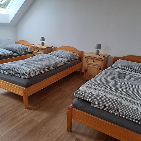 Pension Na Statku- Konsky Apartman Malenice Экстерьер фото