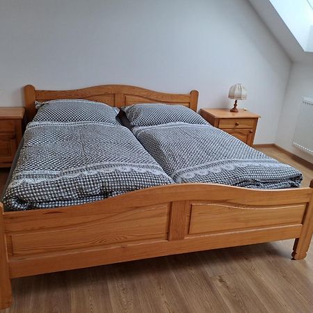 Pension Na Statku- Konsky Apartman Malenice Экстерьер фото